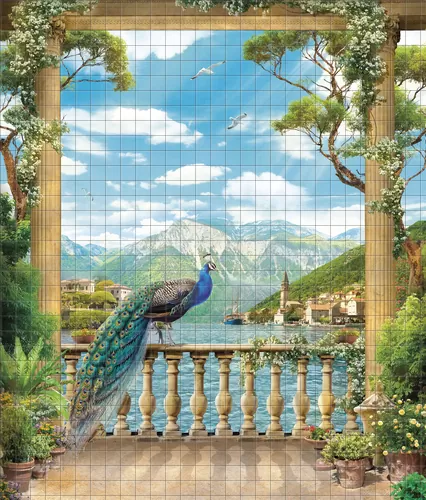 Павлин на балконе