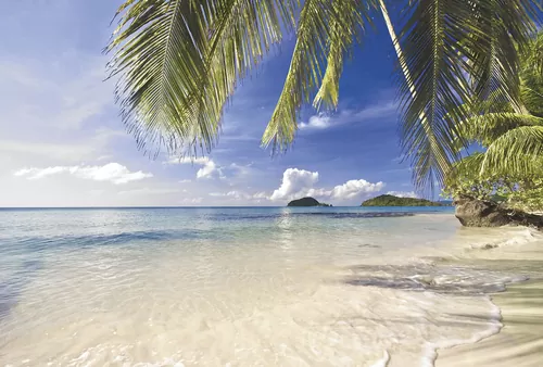 Пляж и прибой